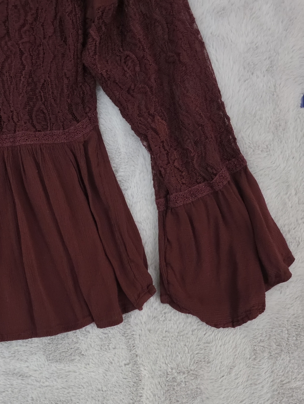 American Eagle Burgundy Lace Bell Sleeve Peplum Boho Top - Picture 11 of 12